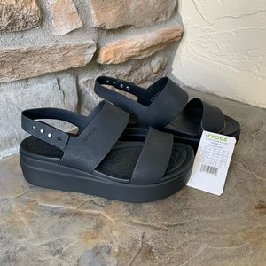 WOMEN’S CROCS BROOKLYN LOW WEDGE size 7